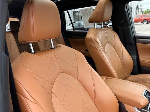 Used 2022 Toyota Highlander Platinum image 32