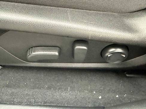 Certified 2025 Subaru Crosstrek 2.0i Premium image 14