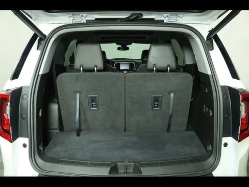 Used 2023 GMC Acadia SLT image 19