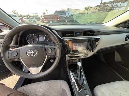 Used 2018 Toyota Corolla LE w/ Carpet Mat Package (TMS) image 10