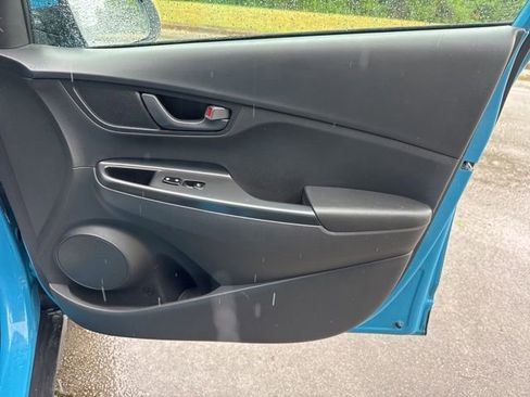 Used 2022 Hyundai Kona SEL FWD image 9