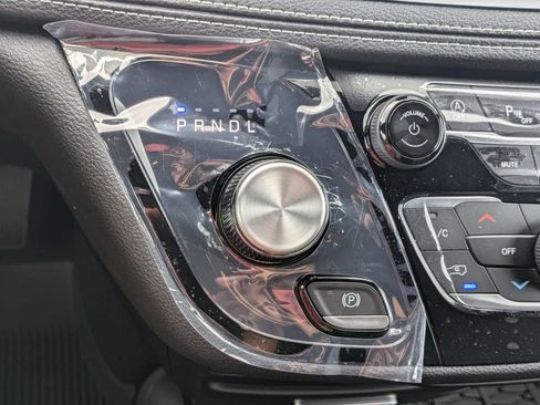 New 2026 Chrysler Pacifica Select FWD image 16