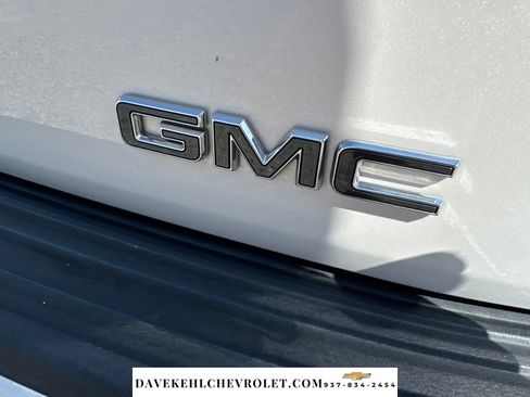 Used 2025 GMC Yukon XL Denali Ultimate w/ LPO, Illumination Package AWD/4WD image 48