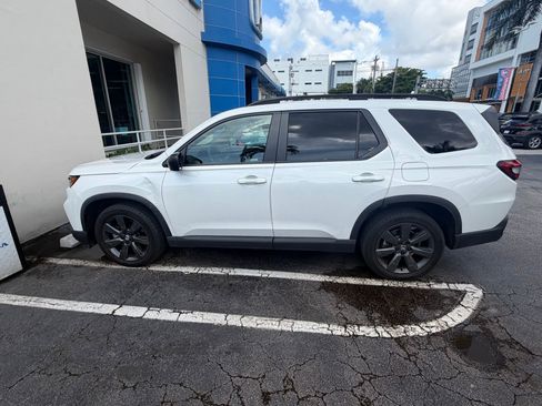 Used 2023 Honda Pilot Sport image 5