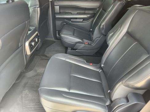Used 2024 Ford Expedition XLT RWD image 22