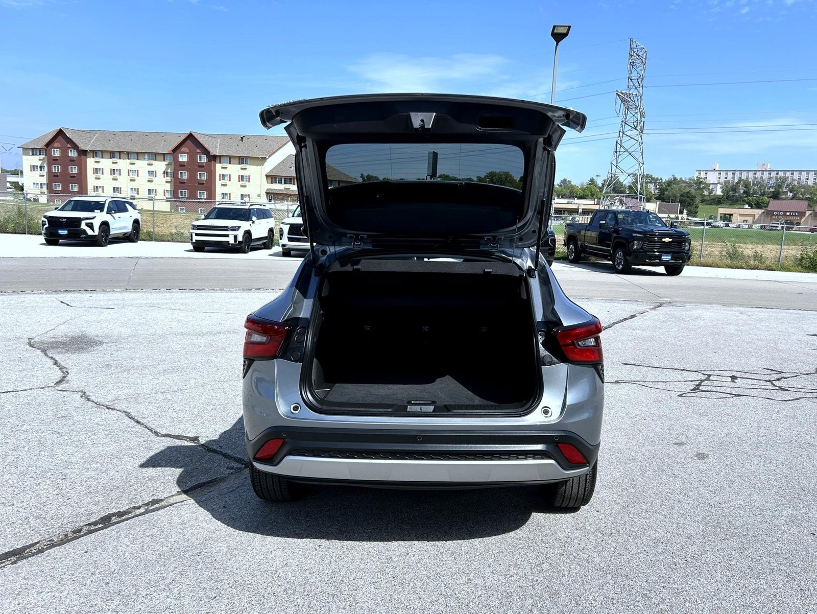 Used 2025 Chevrolet Trax LT w/ Driver Confidence Package FWD image 21