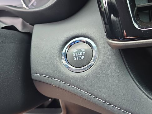 Used 2023 Toyota Highlander XLE image 28