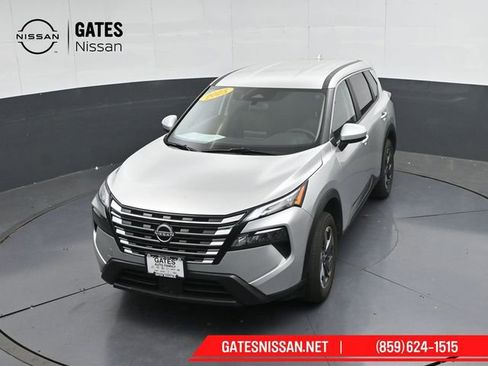 Used 2025 Nissan Rogue SV AWD/4WD image 54