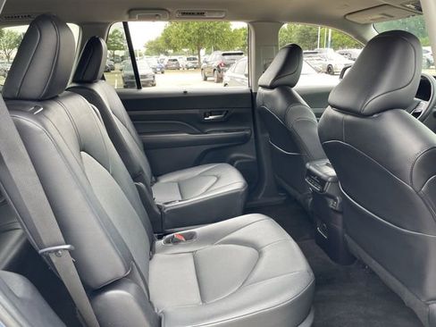 Used 2025 Toyota Grand Highlander FWD image 28