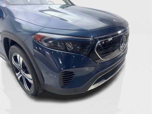 Used 2023 Mercedes-Benz EQB 300 300 w/ Exclusive Package image 17