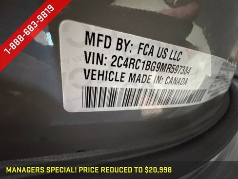 Used 2021 Chrysler Pacifica Touring-L FWD image 28