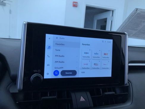 Certified 2025 Toyota RAV4 LE image 28