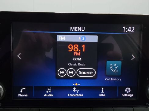 Used 2024 Nissan Altima 2.5 SV AWD/4WD image 23