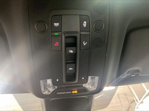 Used 2025 Audi Q3 2.0T Premium image 27