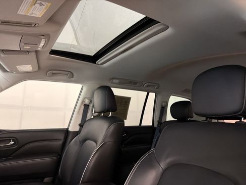 Used 2023 INFINITI QX80 Premium Select w/ Cargo Package image 16