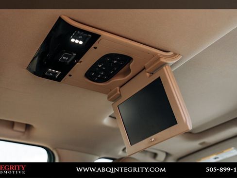 Used 2016 Cadillac Escalade Luxury AWD/4WD image 57