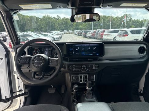 Used 2025 Jeep Wrangler Unlimited Sport AWD/4WD image 13
