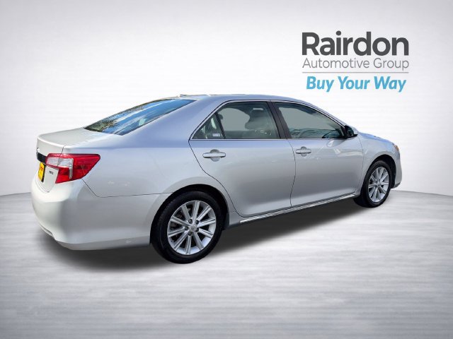 Used 2014 Toyota Camry XLE w/ Leather Package FWD image 7