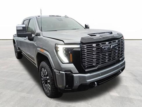 Used 2025 GMC Sierra 3500 Denali Ultimate image 3