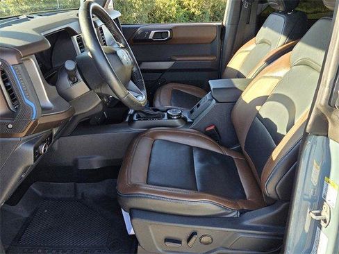 Used 2023 Ford Bronco Outer Banks image 9
