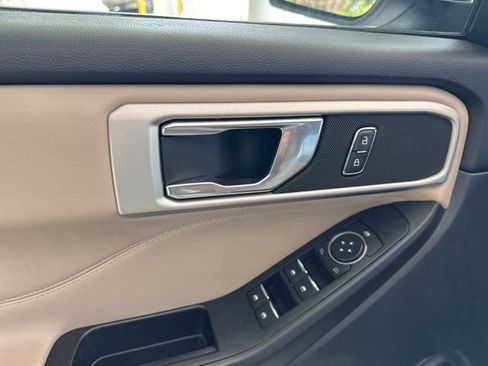 Used 2020 Ford Explorer XLT w/ Equipment Group 202A image 14