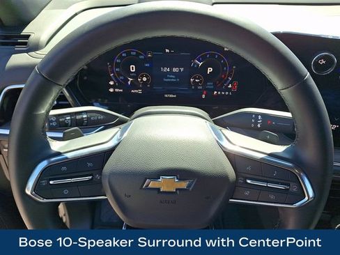 Used 2026 Chevrolet Suburban Premier AWD/4WD image 4