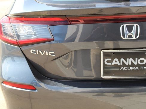 Used 2023 Honda Civic LX image 4