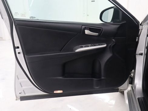 Used 2013 Toyota Camry SE w/ Convenience Pkg image 8