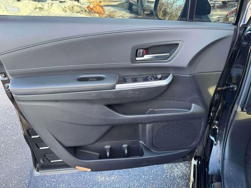 Used 2025 Toyota Sienna XLE Woodland Edition image 15