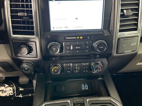 Used 2016 Ford F150 XLT w/ Equipment Group 302A Luxury image 15