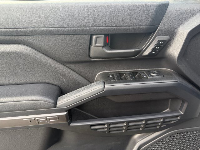 Used 2025 Toyota 4Runner TRD Off-Road Premium AWD/4WD image 10