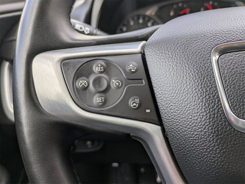 Used 2024 GMC Terrain SLT image 22