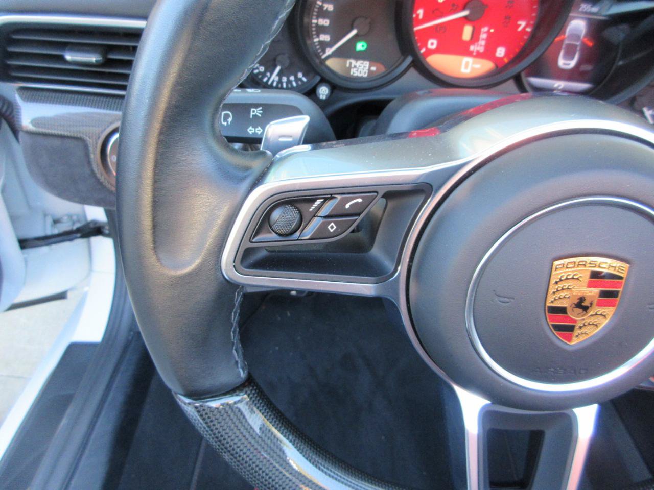 Used 2018 Porsche 911 Carrera GTS Cabriolet image 45