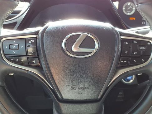 Used 2022 Lexus ES 300h Ultra Luxury w/ Accessory Package 2 image 28