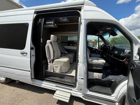 Used 2022 Mercedes-Benz Sprinter 3500 w/ Parking Package image 33
