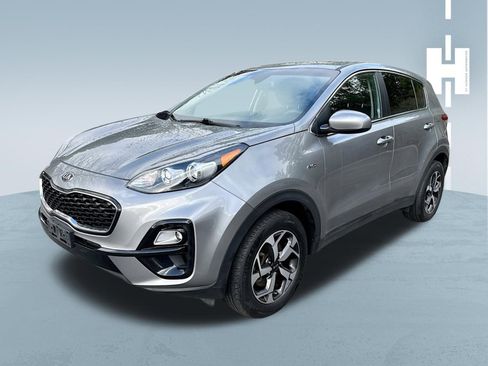 Used 2020 Kia Sportage LX image 3