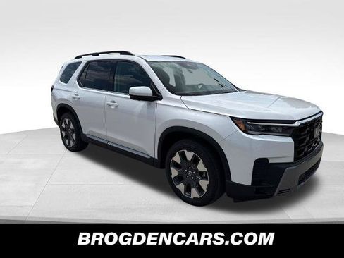New 2026 Honda Pilot Touring image 1