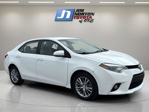 Used 2014 Toyota Corolla LE image 3