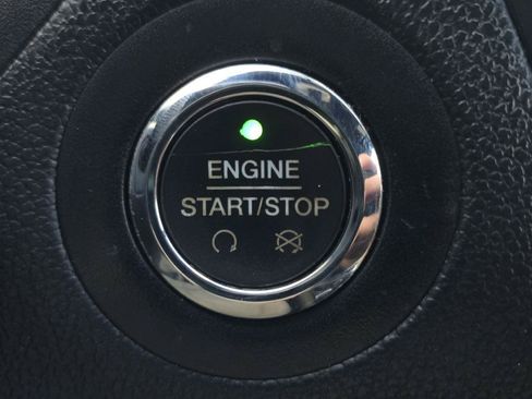 Used 2018 Ford Explorer XLT w/ Equipment Group 202A FWD image 17