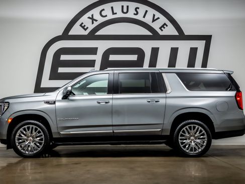 Used 2023 GMC Yukon XL SLT w/ SLT Premium Package AWD/4WD image 6