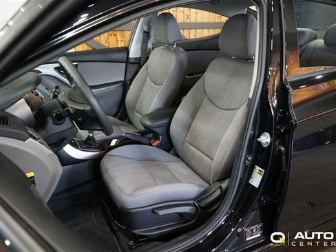 Used 2013 Hyundai Elantra Sedan FWD image 10