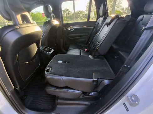 Used 2016 Volvo XC90 T6 Momentum w/ Momentum Plus Package AWD/4WD image 38