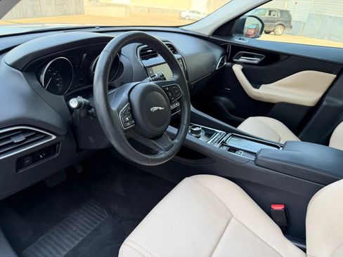 Used 2018 Jaguar F-PACE Premium AWD/4WD image 11