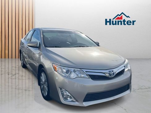 Used 2014 Toyota Camry XLE w/ Leather Package image 1