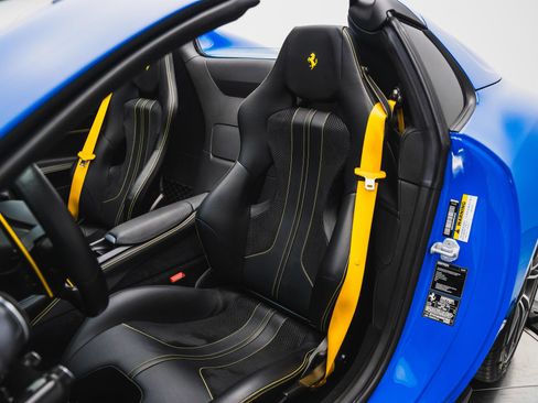 Used 2022 Ferrari 812 GTS RWD image 60