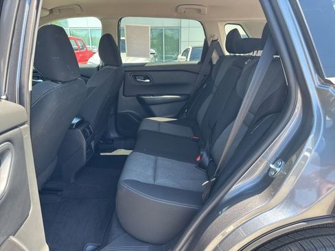 Used 2025 Nissan Rogue SV FWD image 22
