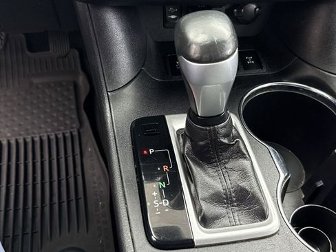 Used 2019 Toyota Highlander Limited image 30