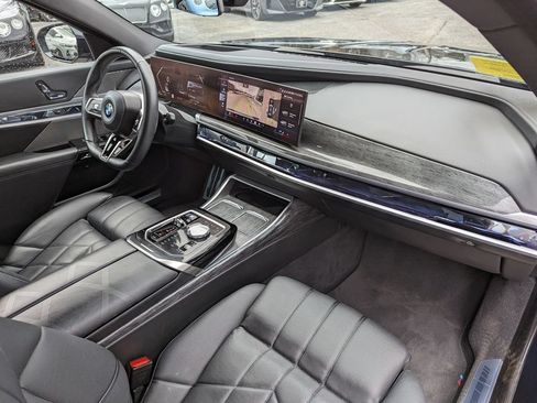 Used 2023 BMW 760i xDrive AWD/4WD image 33