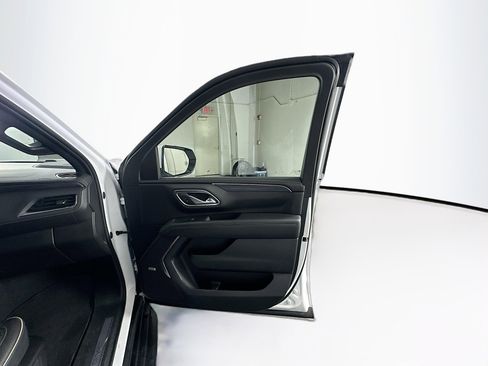 Used 2024 GMC Yukon SLT image 34