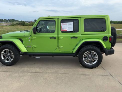 Used 2020 Jeep Wrangler Unlimited Sahara w/ Uconnect 4C Nav & Sound Group AWD/4WD image 6